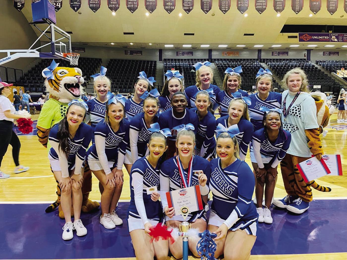 Atlanta ISD cheerleaders | Cass County Citizens Journal-Sun